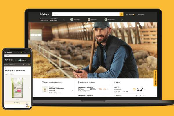 Du siehst Smartphone und Laptop mit der Akoro-Plattform für Landwirtschaft vor gelbem Hintergrund.